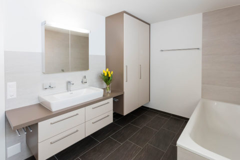 KHT Referenz - Badezimmer - Mehrfamilienhaus Kälin, Gross